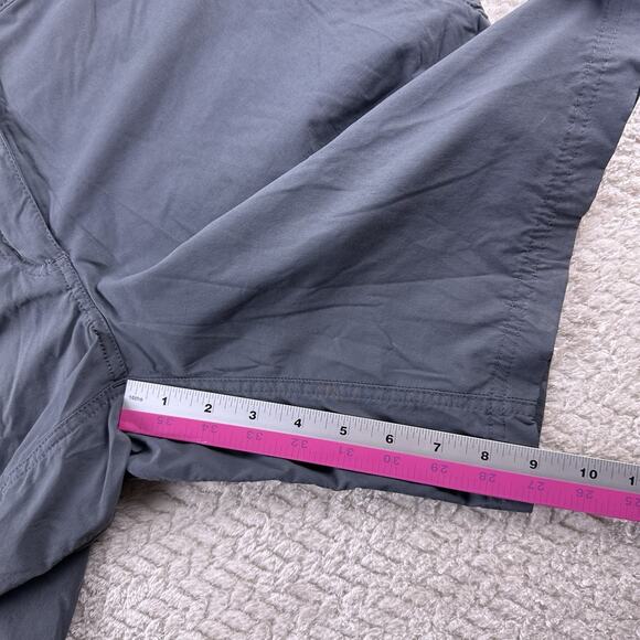 L.L. BEAN Mid Rise Stretch Flat Front Grey Hiking Cargo Shorts Women's Size 16 R - Picture 7 of 11